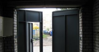 Купить гаражные ворота распашные Лыткарино, цена от 3881 руб.